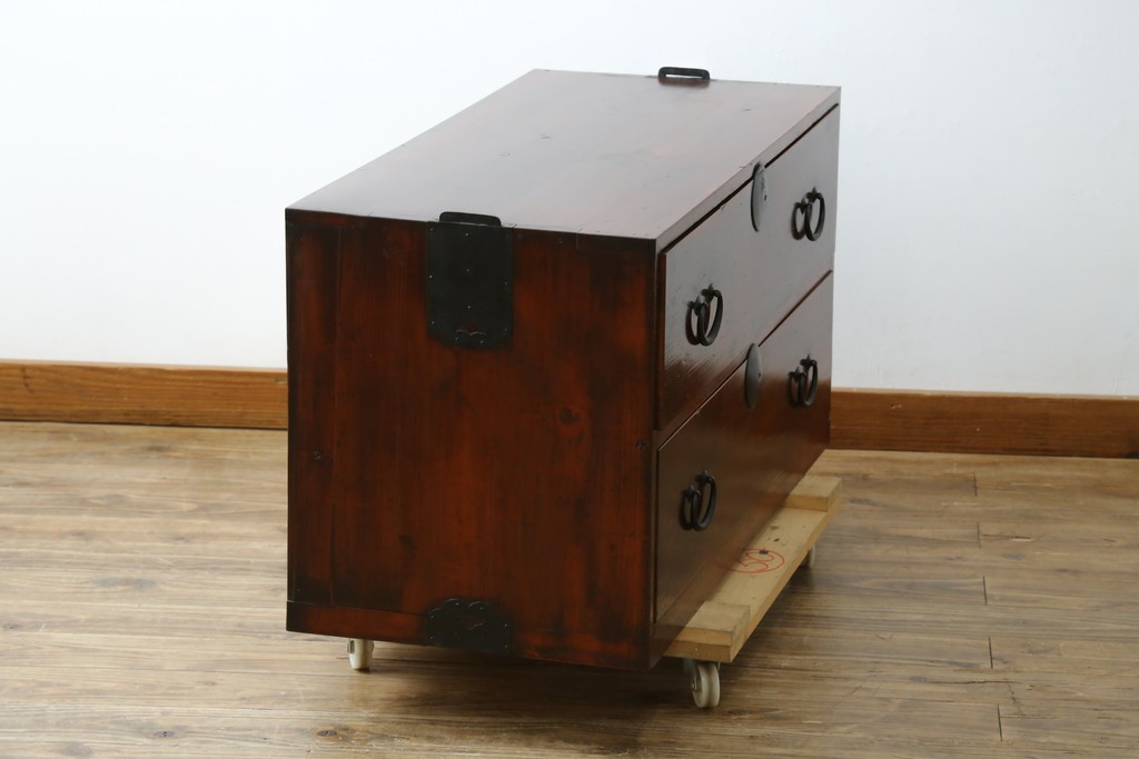 和製アンティーク　時代の流れを感じる風合いが魅力的な時代箪笥ローボード　(R-068344)