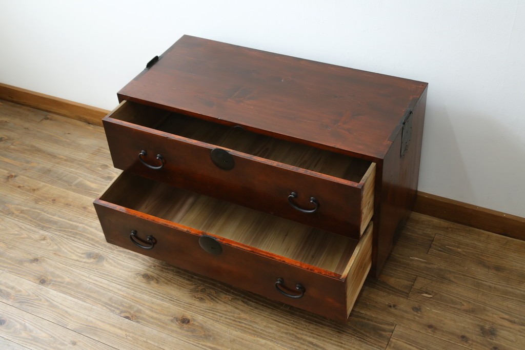 和製アンティーク　時代の流れを感じる風合いが魅力的な時代箪笥ローボード　(R-068344)