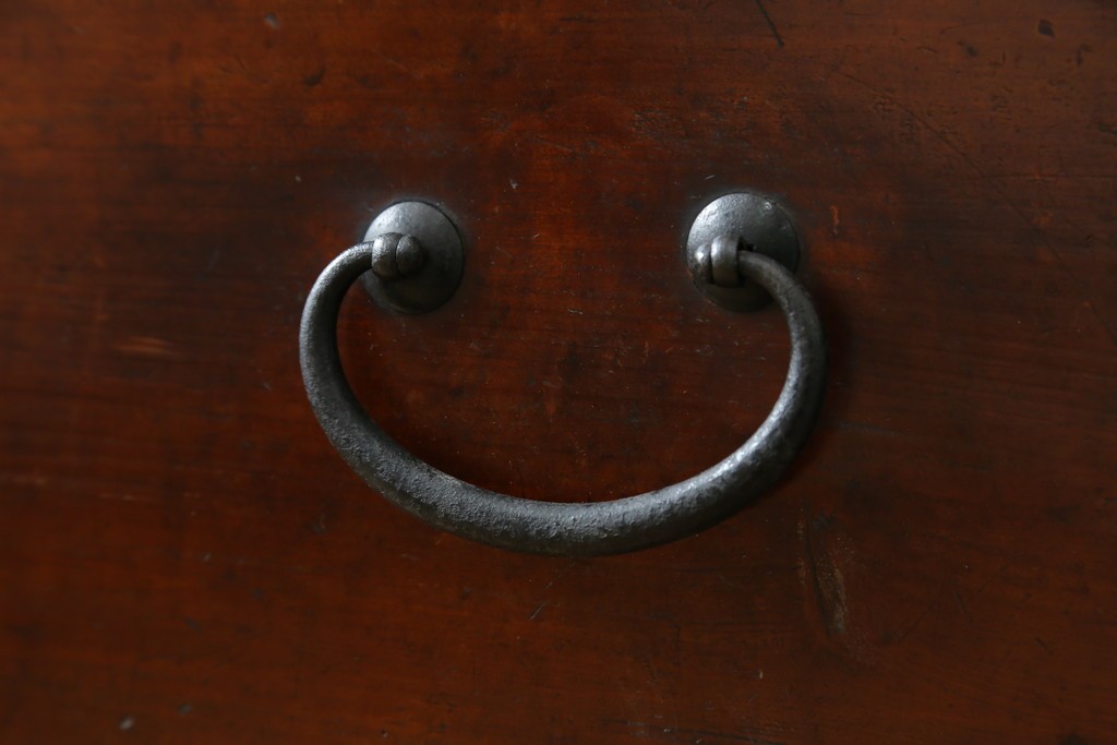 和製アンティーク　時代の流れを感じる風合いが魅力的な時代箪笥ローボード　(R-068344)