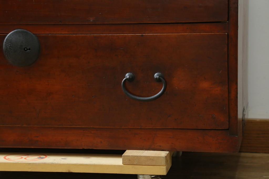 和製アンティーク　時代の流れを感じる風合いが魅力的な時代箪笥ローボード　(R-068344)