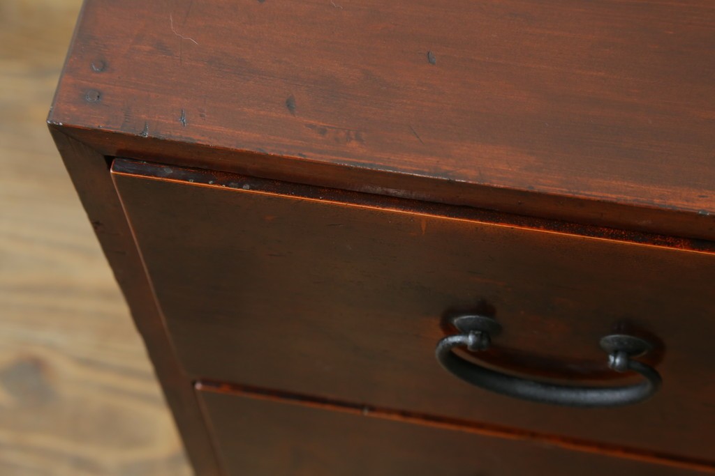 和製アンティーク　時代の流れを感じる風合いが魅力的な時代箪笥ローボード　(R-068344)