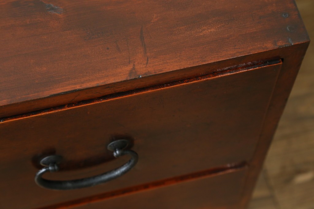 和製アンティーク　時代の流れを感じる風合いが魅力的な時代箪笥ローボード　(R-068344)