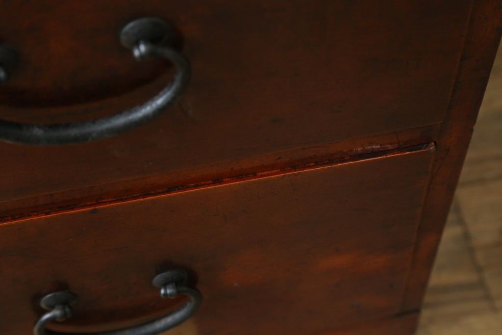 和製アンティーク　時代の流れを感じる風合いが魅力的な時代箪笥ローボード　(R-068344)