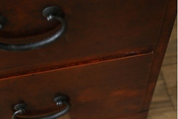 和製アンティーク　時代の流れを感じる風合いが魅力的な時代箪笥ローボード　(R-068344)