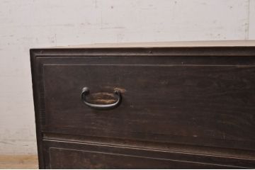 和製アンティーク　高級品!　前面桑(クワ)材　レトロな雰囲気漂うローチェスト(和たんす、収納箪笥、衣装箪笥、引き出し、ローボード、テレビ台、テレビボード)(R-068347)