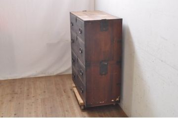 和製アンティーク　杉材　時代を経た趣が感じられるシンプルな造りの時代箪笥(重ねタンス、和たんす、収納箪笥、衣装箪笥、引き出し)(R-068354)