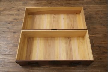 和製アンティーク　美品!!　前面欅(ケヤキ)材　 存在感のある金具が魅力的な会津箪笥ローボード(時代箪笥、和たんす、収納箪笥、衣装箪笥、引き出し、ローチェスト、テレビ台)(R-068357)