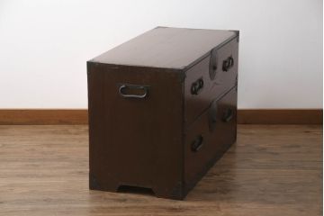 和製アンティーク　美品!!　前面欅(ケヤキ)材　 存在感のある金具が魅力的な会津箪笥ローボード(時代箪笥、和たんす、収納箪笥、衣装箪笥、引き出し、ローチェスト、テレビ台)(R-068358)
