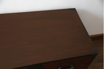 和製アンティーク　美品!!　前面欅(ケヤキ)材　 存在感のある金具が魅力的な会津箪笥ローボード(時代箪笥、和たんす、収納箪笥、衣装箪笥、引き出し、ローチェスト、テレビ台)(R-068358)