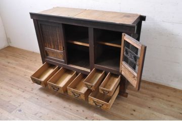 和製アンティーク　凛とした美しさが上品な和を演出してくれる4.5尺近江水屋箪笥サイドボード(四尺、五尺、食器棚、戸棚、収納棚、サイドキャビネット)(R-068360)