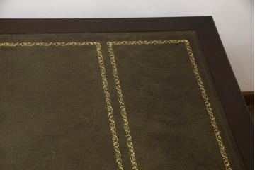 中古　イギリス輸入家具　マホガニー材　レザートップ　高級感漂う組み立て式両袖デスク(プレジデントデスク、机、在宅ワーク、在宅用、英国)(R-068362)