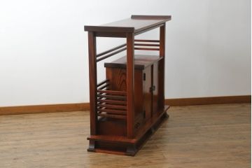 中古　高級品!!　指物工芸家具　総欅(ケヤキ)材　漆塗り　隠し引き出し付きの重厚な飾り棚(茶棚、違い棚、茶箪笥、茶タンス、戸棚)(定価推定約100万円)(R-068363)