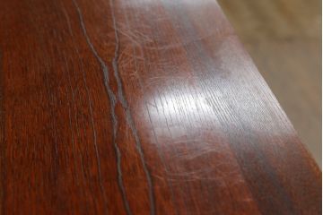 中古　高級品!!　指物工芸家具　総欅(ケヤキ)材　漆塗り　隠し引き出し付きの重厚な飾り棚(茶棚、違い棚、茶箪笥、茶タンス、戸棚)(定価推定約100万円)(R-068363)