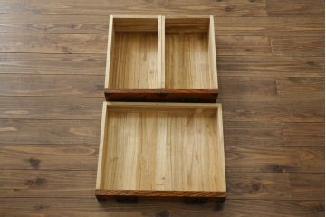 中古　岩谷堂箪笥　立派な金具と迫力のある木目が存在感を放つ文机(両袖机、座机、ローテーブル、デスク、在宅ワーク用、在宅用)(R-068366)