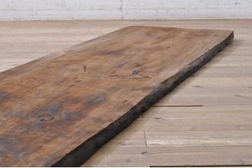 DIYTなどにおすすめ!　松材　味のある風合いが魅力的な古材(テーブル、展示台、陳列台、作業台、天板、材料、資材)(R-068369)