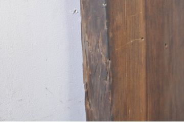 DIYTなどにおすすめ!　松材　味のある風合いが魅力的な古材(テーブル、展示台、陳列台、作業台、天板、材料、資材)(R-068370)