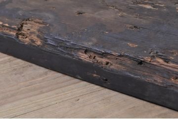 DIYTなどにおすすめ!　松材　味のある風合いが魅力的な古材(テーブル、展示台、陳列台、作業台、天板、材料、資材)(R-068370)