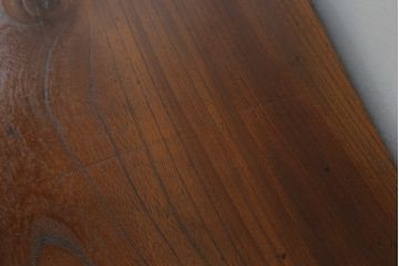和製アンティーク　三方欅(ケヤキ)材　落ち着いた色味と木目が美しい置き床(置床、ローボード、テレビ台、テレビボード、収納棚、飾り台)(R-068373)