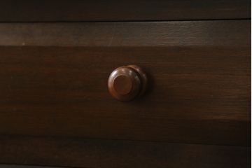 中古　美品　松本民芸家具　ドレッサーリメイク　シックな色合いが落ち着いた雰囲気を醸し出すサイドボード(サイドチェスト、ドレッシングチェスト、引き出し、テレビ台、テレビボード)(R-068376)