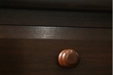 中古　美品　松本民芸家具　ドレッサーリメイク　シックな色合いが落ち着いた雰囲気を醸し出すサイドボード(サイドチェスト、ドレッシングチェスト、引き出し、テレビ台、テレビボード)(R-068376)