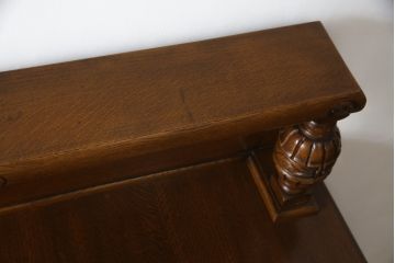 イギリスアンティーク　オーク材　細部まで凝ったつくりが目を引くサイドボード(サイドキャビネット、収納棚、戸棚、英国)(R-068377)