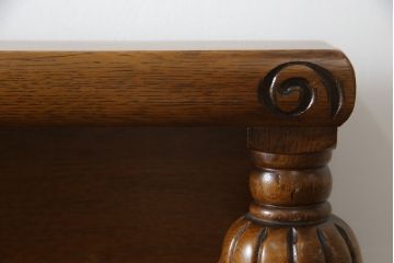 イギリスアンティーク　オーク材　細部まで凝ったつくりが目を引くサイドボード(サイドキャビネット、収納棚、戸棚、英国)(R-068377)