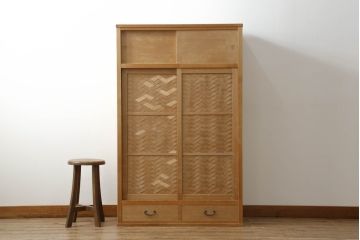 和製ビンテージ　民芸家具　上質な和の空間づくりにおすすめの置き水屋(置水屋、茶水屋、戸棚、茶棚、収納棚、ヴィンテージ)(R-068383)