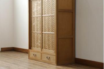 和製ビンテージ　民芸家具　上質な和の空間づくりにおすすめの置き水屋(置水屋、茶水屋、戸棚、茶棚、収納棚、ヴィンテージ)(R-068383)