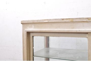 和製アンティーク　ペイント仕上げ限定　シンプルでレトロな佇まいが魅力的なGケース(ガラスケース、ショーケース、飾り棚、陳列棚、店舗什器)(R-068384)