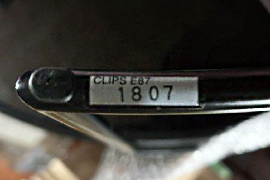 中古　美品　arflex(アルフレックス)　CLIPS(クリップス)　CPS-E87BK(BKG)　ブラックのカラーガラスが格好いいセンターテーブル　定価約29万8千円　(R-068387)