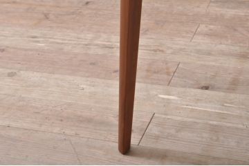 中古　美品　arflex(アルフレックス)　FLUTE(フルーテ)　FLU-APBLKBN(NWN)　身体を包み込む曲線が美しいアームチェア(パイピング))2脚セット(ダイニングチェア、椅子、イス、バラ売り可能)(定価2脚で約37万千円)(R-068390)