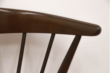 和製ビンテージ　希少デザイン!!　飛騨産業　キツツキ　重厚感ある佇まいと洗練されたデザインが美しいアームチェア(ダイニングチェア、椅子、イス、ヴィンテージ)(R-068398)