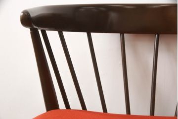 和製ビンテージ　希少デザイン!!　飛騨産業　キツツキ　重厚感ある佇まいと洗練されたデザインが美しいアームチェア(ダイニングチェア、椅子、イス、ヴィンテージ)(R-068398)