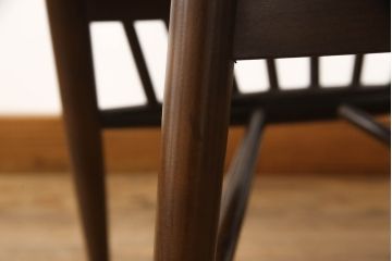 和製ビンテージ　希少デザイン!!　飛騨産業　キツツキ　重厚感ある佇まいと洗練されたデザインが美しいアームチェア(ダイニングチェア、椅子、イス、ヴィンテージ)(R-068398)