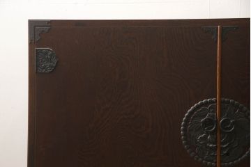 中古　美品　国産　重厚感ある金具が魅力的な民芸箪笥ローチェスト(サイドボード、サイドチェスト、ローボード、テレビ台、テレビボード、収納棚)(R-068400)