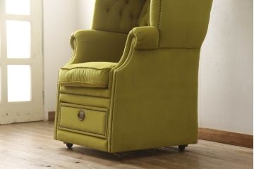 中古　新品未使用　グッチ(GUCCI)　ポーターズチェア　グッチデコール　自分だけの特別な空間を演出できる引き出し付きアームソファ(1人掛けソファ、一人掛け、1P)(定価約198万円)(R-068401)