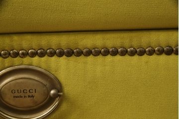 中古　新品未使用　グッチ(GUCCI)　ポーターズチェア　グッチデコール　自分だけの特別な空間を演出できる引き出し付きアームソファ(1人掛けソファ、一人掛け、1P)(定価約198万円)(R-068401)