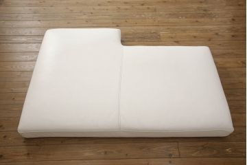 中古　ケルビン・ジョルマーニ(KELVIN GIORMANI)　本革　シンプルで洗練されたデザインが素敵なカウチソファ(レザーソファ、コーナーソファ、3人掛けソファ、三人掛け)(定価約80万円)(R-068404)