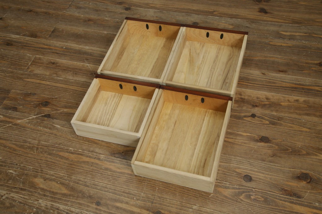 和製ヴィンテージ　岩谷堂箪笥　力強い杢目が上質な和を演出する飾り棚　(R-068405)