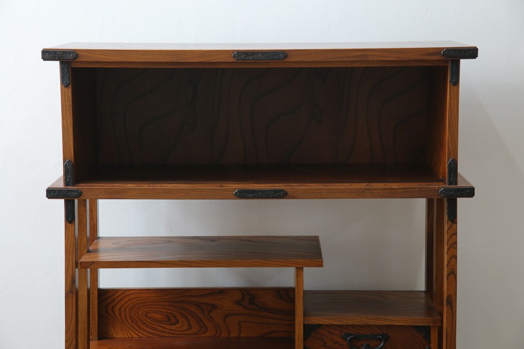 和製ヴィンテージ　岩谷堂箪笥　力強い杢目が上質な和を演出する飾り棚　(R-068405)