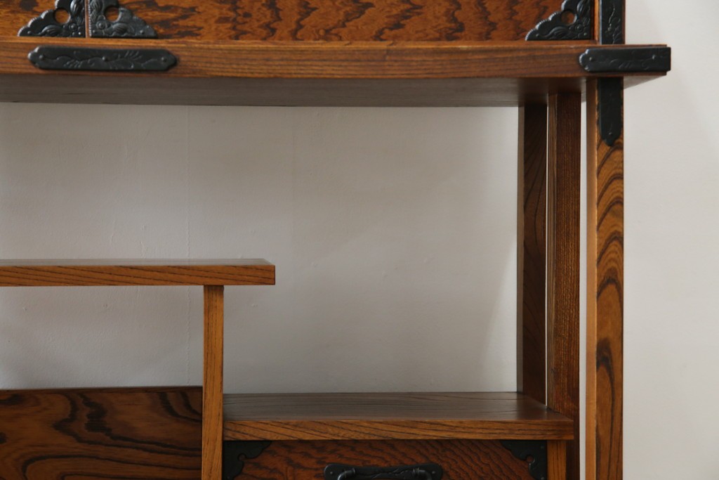 和製ヴィンテージ　岩谷堂箪笥　力強い杢目が上質な和を演出する飾り棚　(R-068405)