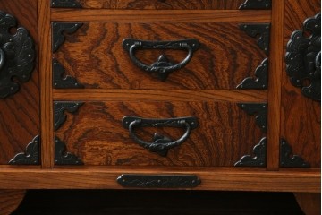 和製ヴィンテージ　岩谷堂箪笥　力強い杢目が上質な和を演出する飾り棚　(R-068405)