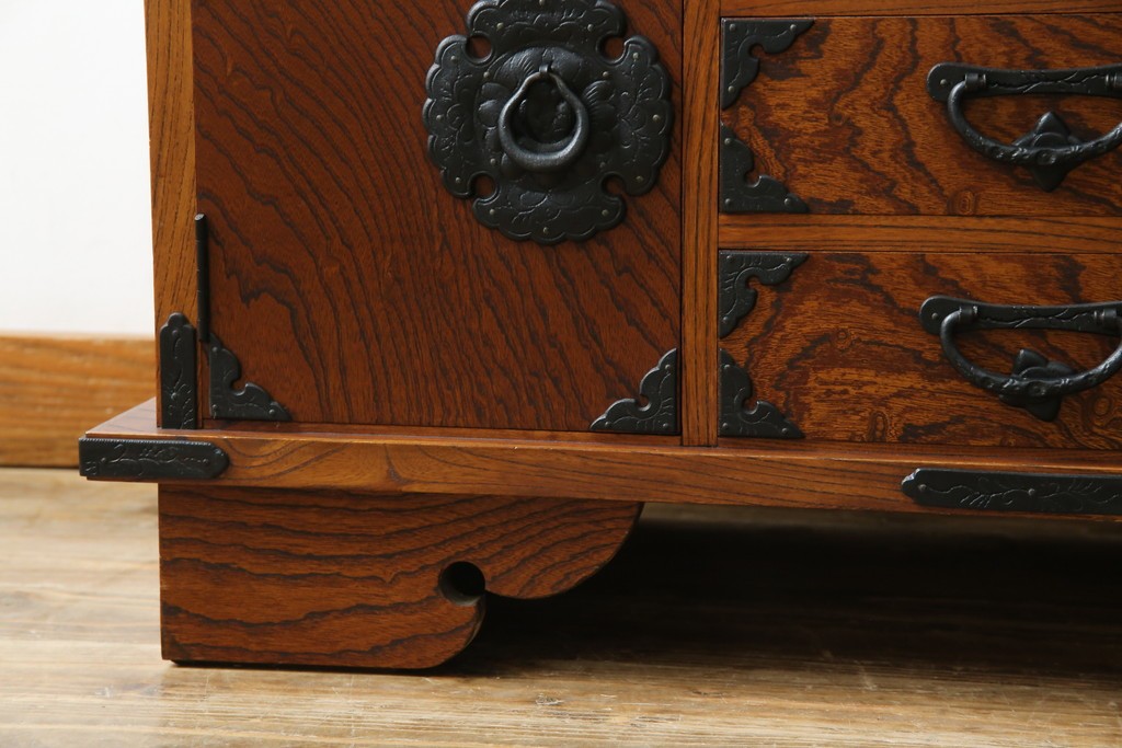 和製ヴィンテージ　岩谷堂箪笥　力強い杢目が上質な和を演出する飾り棚　(R-068405)