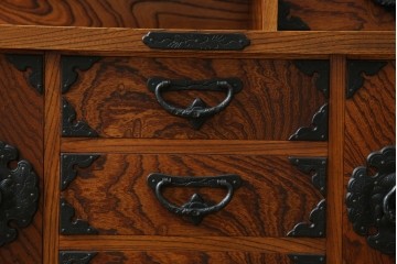 和製ヴィンテージ　岩谷堂箪笥　力強い杢目が上質な和を演出する飾り棚　(R-068405)