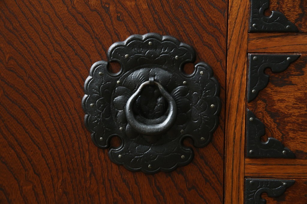 和製ヴィンテージ　岩谷堂箪笥　力強い杢目が上質な和を演出する飾り棚　(R-068405)