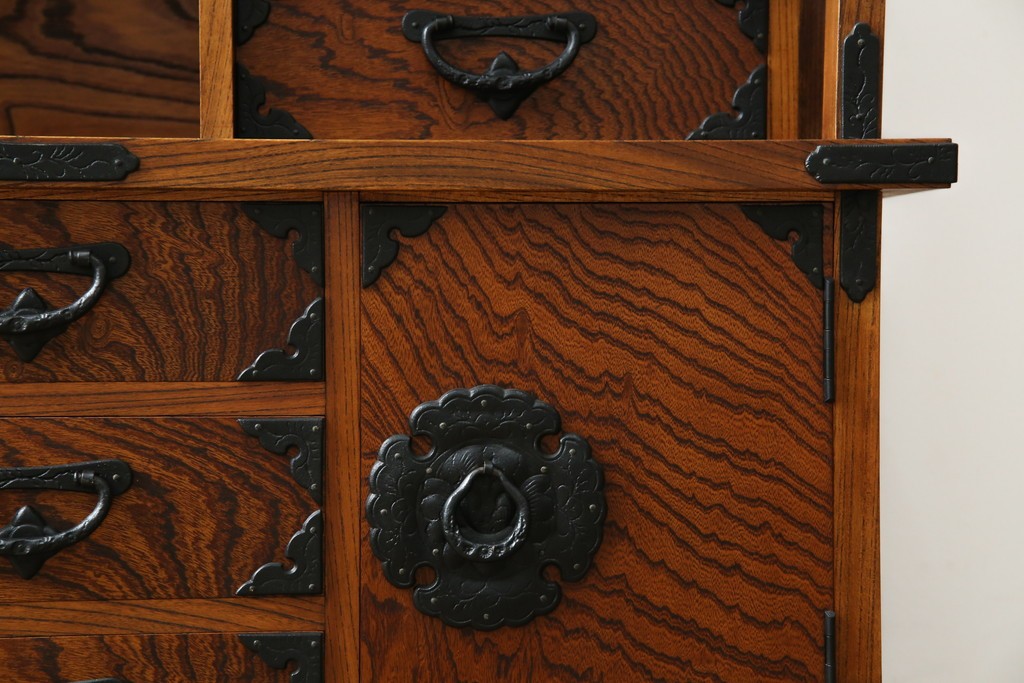 和製ヴィンテージ　岩谷堂箪笥　力強い杢目が上質な和を演出する飾り棚　(R-068405)