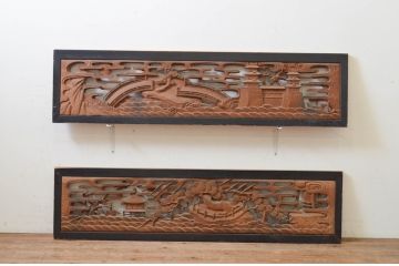 アンティーク建具　井波彫刻　欅(ケヤキ)材　躍動感あふれる風景と松の彫刻が目を惹く両面彫刻欄間2枚セット(明り取り、明かり取り)(R-068408)