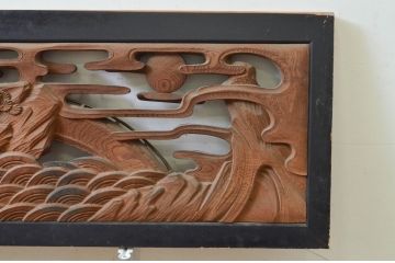 アンティーク建具　井波彫刻　欅(ケヤキ)材　躍動感あふれる風景と松の彫刻が目を惹く両面彫刻欄間2枚セット(明り取り、明かり取り)(R-068408)