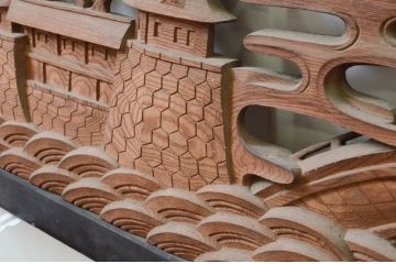 アンティーク建具　井波彫刻　欅(ケヤキ)材　躍動感あふれる風景と松の彫刻が目を惹く両面彫刻欄間2枚セット(明り取り、明かり取り)(R-068408)