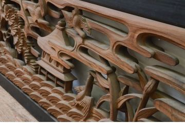 アンティーク建具　井波彫刻　欅(ケヤキ)材　躍動感あふれる風景と松の彫刻が目を惹く両面彫刻欄間2枚セット(明り取り、明かり取り)(R-068408)